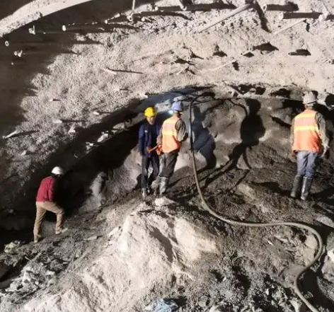 响水拱顶带模注浆料的施工流程及注意事项